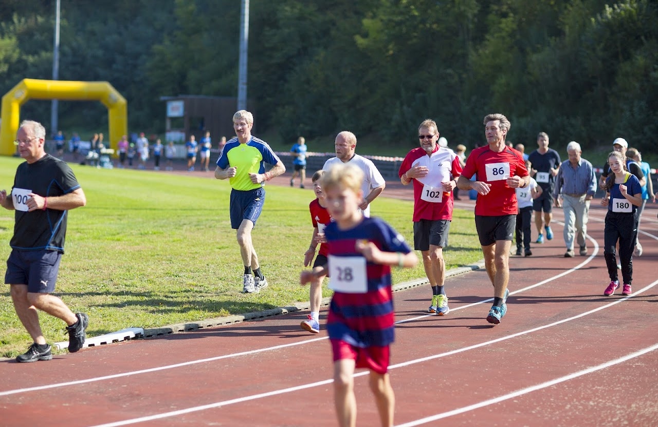 Bild vom 9. Benefizlauf im Jahr 2016. Dies ist das 135. Bild.